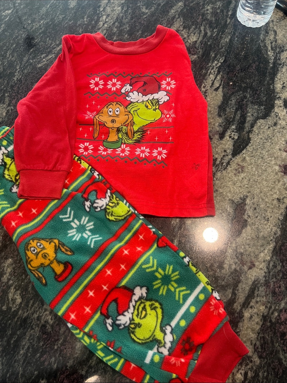 Kids Holiday Pajama Set with Grinch Graphic - Red & Green